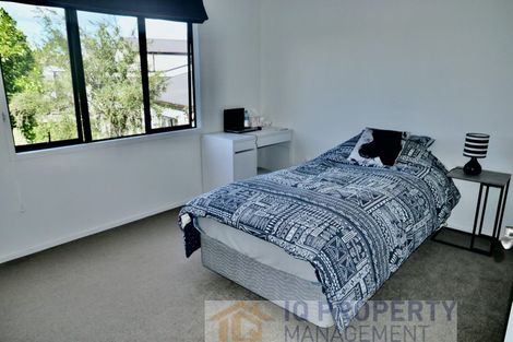 Photo of property in 54 Provence Esplanade, Te Atatu Peninsula, Auckland, 0610