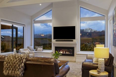 Photo of property in 14 Kerrera Lane, Jacks Point, Queenstown, 9371