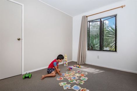 Photo of property in 9 Edgware Road, West Harbour, Auckland, 0618