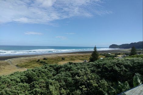 Photo of property in 24 Garden Road, Piha, 0772