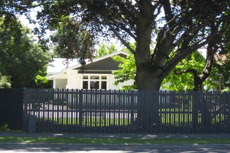 Photo of property in 243 Edgeware Road, Edgeware, Christchurch, 8013
