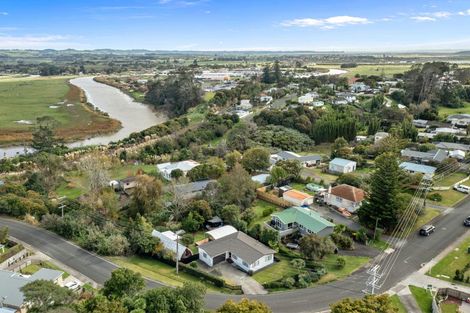 Photo of property in 51 Makiri Street, Helensville, 0800