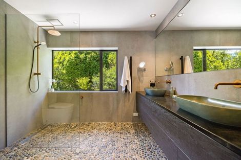 Photo of property in 968 Kingston Road, Drift Bay, Queenstown, 9371