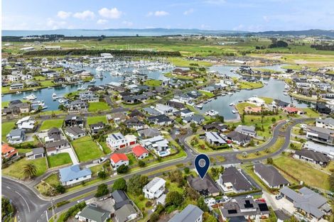 Photo of property in 25 Waitemata Drive, One Tree Point, 0118