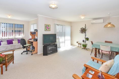 Photo of property in 3/96 Fitzroy Street, Papatoetoe, Auckland, 2104
