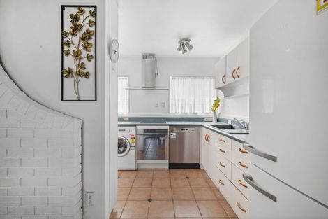 Photo of property in 100a Kawaha Point Road, Kawaha Point, Rotorua, 3010