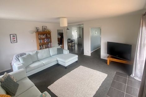 Photo of property in 73a Awaroa Road, Helensville, 0800