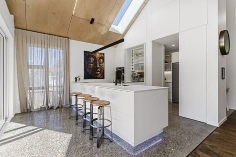 Photo of property in 6 Aubrey Street, New Plymouth, 4310