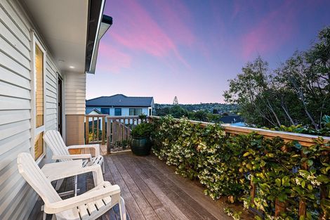 Photo of property in 23 Helleur Road, Massey, Auckland, 0614