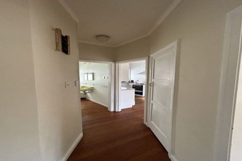 Photo of property in 5 Westland Road, Mount Cook, Wellington, 6021