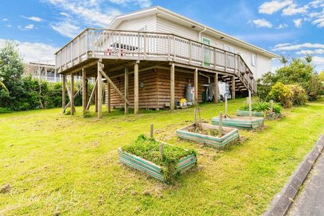 Photo of property in 15 Ash Grove, Maungaturoto, 0520
