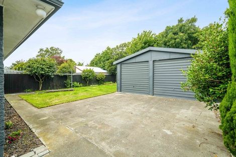 Photo of property in 25 Camelia Place, Islington, Christchurch, 8042