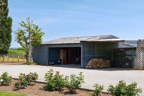 Photo of property in 33 Caesar Road, Ormond, Gisborne, 4071