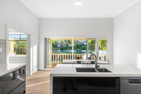 Photo of property in 2 Cobden Street, Gisborne, 4010