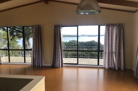 Photo of property in 16 Cliff Street, Onerahi, Whangarei, 0110