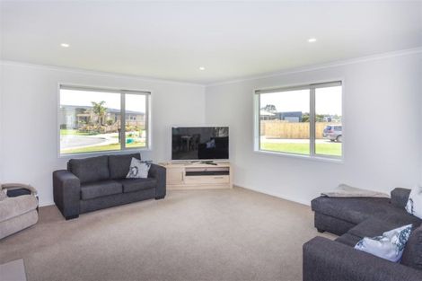 Photo of property in 36 Tairua Palms Place, Tairua, 3508