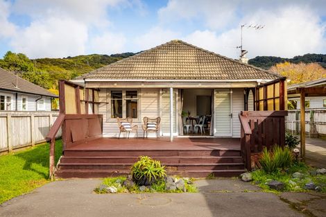Photo of property in 28 Totara Street, Wainuiomata, Lower Hutt, 5014