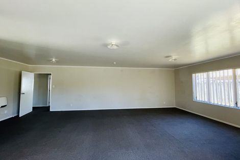 Photo of property in 16 Kamaka Road, Mangere Bridge, Auckland, 2022
