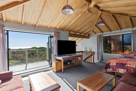 Photo of property in 105 Rua Avenue, Waitarere Beach, Levin, 5510