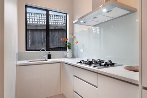 Photo of property in 86a Kervil Avenue, Te Atatu Peninsula, Auckland, 0610