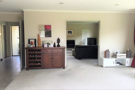 Photo of property in 16 Herries Lane, Lake Hayes, Queenstown, 9304