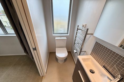 Photo of property in 26/11 Ray Small Drive, Papakura, 2110