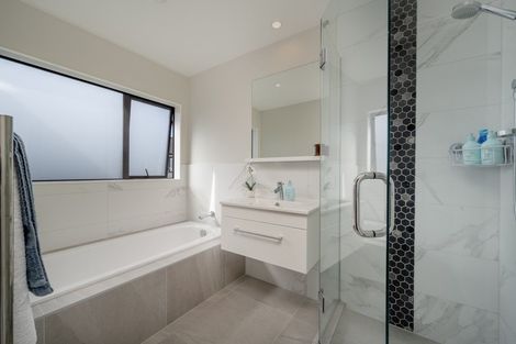 Photo of property in 118a Gracechurch Drive, Flat Bush, Auckland, 2016