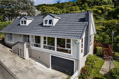 Photo of property in 46 Homewood Crescent, Karori, Wellington, 6012