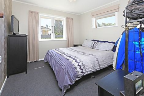 Photo of property in 8 Kerry Place, Papakura, 2110