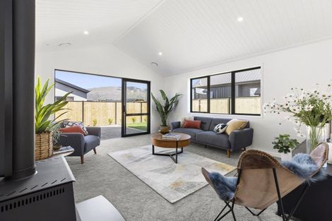 Photo of property in 14 Moonstone Street, Albert Town, 9305