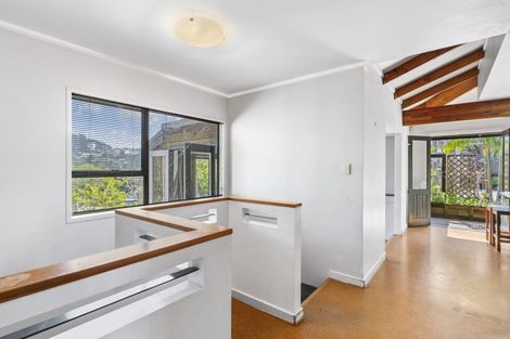 Photo of property in 5 Telephone Road, Birkenhead, Auckland, 0626