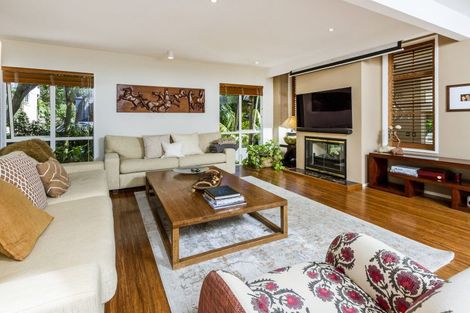 Photo of property in 1/9 The Esplanade, Castor Bay, Auckland, 0620