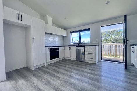 Photo of property in 57 Kelman Road, Kelston, Auckland, 0602
