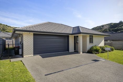 Photo of property in 16 Tradewinds Drive, Whitby, Porirua, 5024