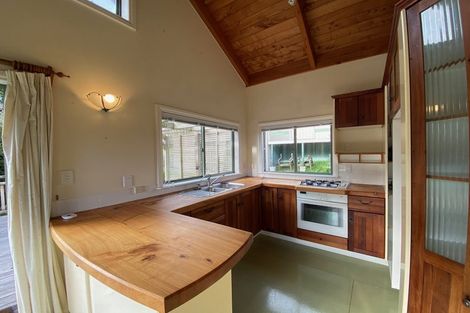Photo of property in 1282 Whangaparaoa Road, Army Bay, Whangaparaoa, 0930