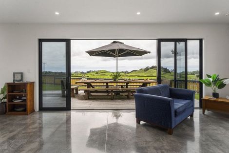 Photo of property in 130 Hurworth Road, Hurworth, New Plymouth, 4371