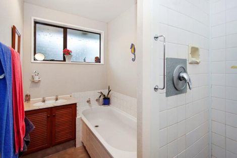 Photo of property in 37 Karnak Crescent, Russley, Christchurch, 8042