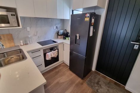 Photo of property in 35 Morihana Close, Glen Eden, 0602