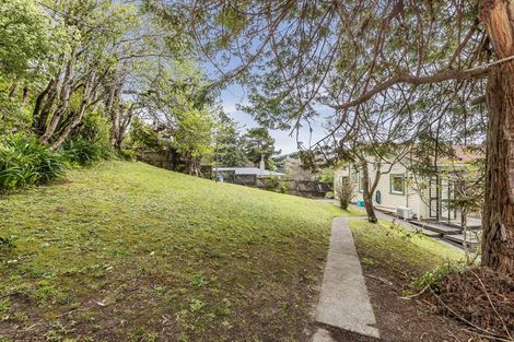 Photo of property in 16 Tawa Terrace, Tawa, Wellington, 5028