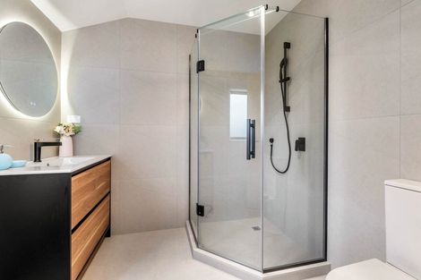 Photo of property in 112b Eversleigh Road, Belmont, Auckland, 0622