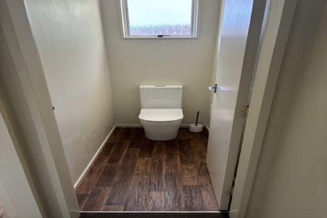 Photo of property in 89a Stewart Drive, Newlands, Wellington, 6037