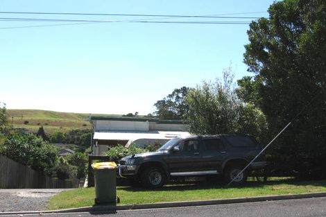 Photo of property in 2/27 Manuwai Road, Torbay, Auckland, 0630