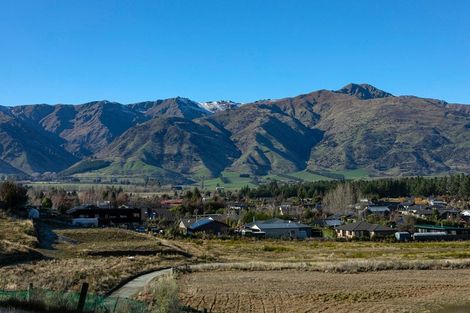 Photo of property in 33 Tomtit Crescent, Lake Hawea, 9382