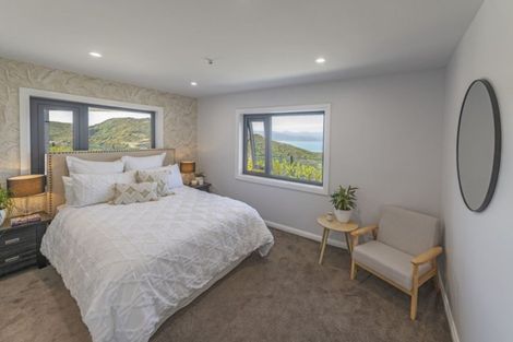 Photo of property in 35 Grumman Lane, Newlands, Wellington, 6037