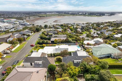 Photo of property in 2/79 Cannon Hill Crescent, Mount Pleasant, Christchurch, 8081