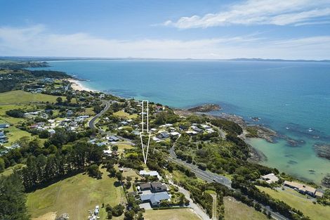 Photo of property in 28 Coachmans Way, Cable Bay, 0420