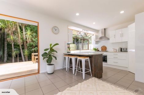 Photo of property in 111 Woodlands Park Road, Titirangi, Auckland, 0604