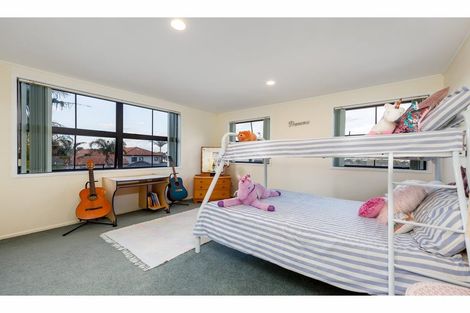 Photo of property in 16 San Lorenzo Rise, Henderson, Auckland, 0612