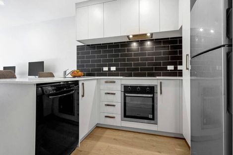 Photo of property in 27 Tokai Place, Glen Eden, 0602