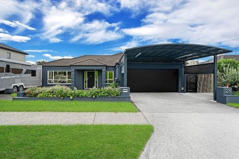 Photo of property in 28 Franshell Crescent, East Tamaki, Auckland, 2013